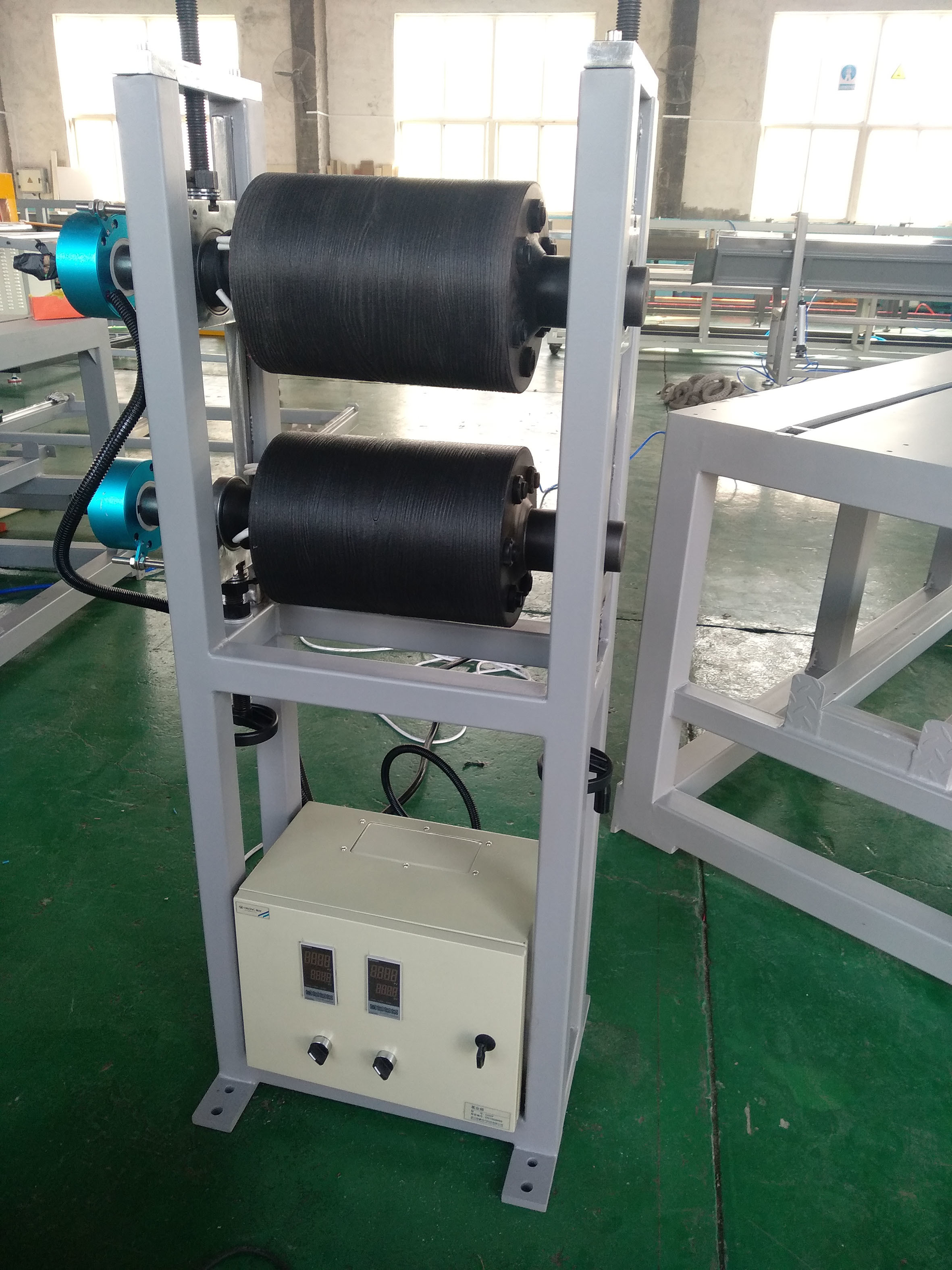 Customized WOOD WPC MDF Embossing Equipment With Electricity Heater WPC