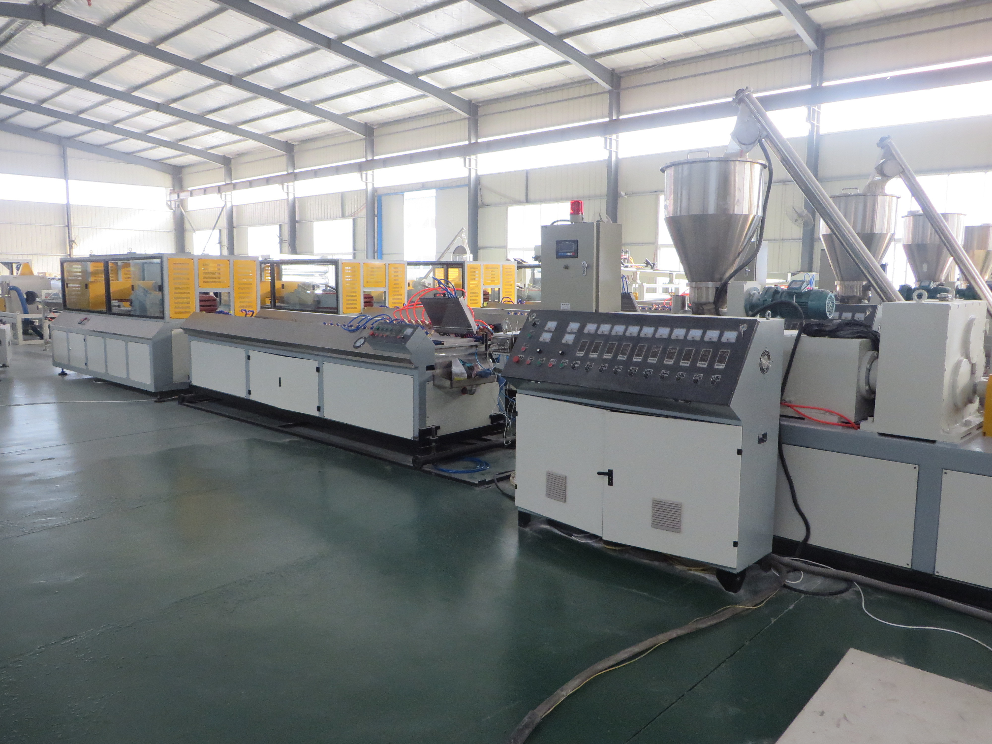 PVC Single Wall Corrugated Pipe Machine Plastic Extrusion Lines With